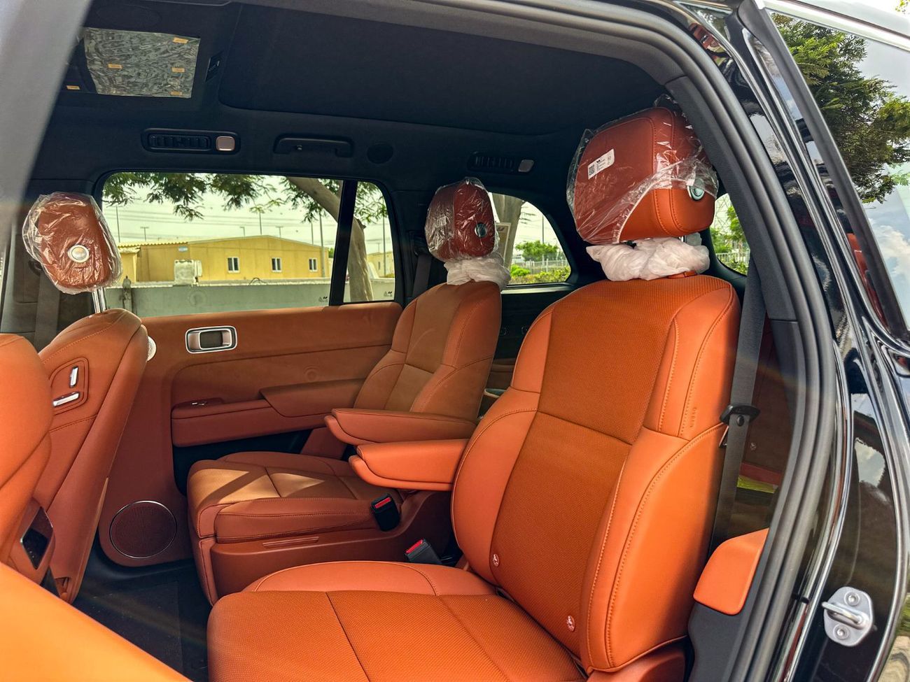 Li Auto L9 2024 Li Auto L9 Ultra / 1.5L Hybrid (Plug-In) / WLTC (1,412 Km) / 445 Hp / Warranty