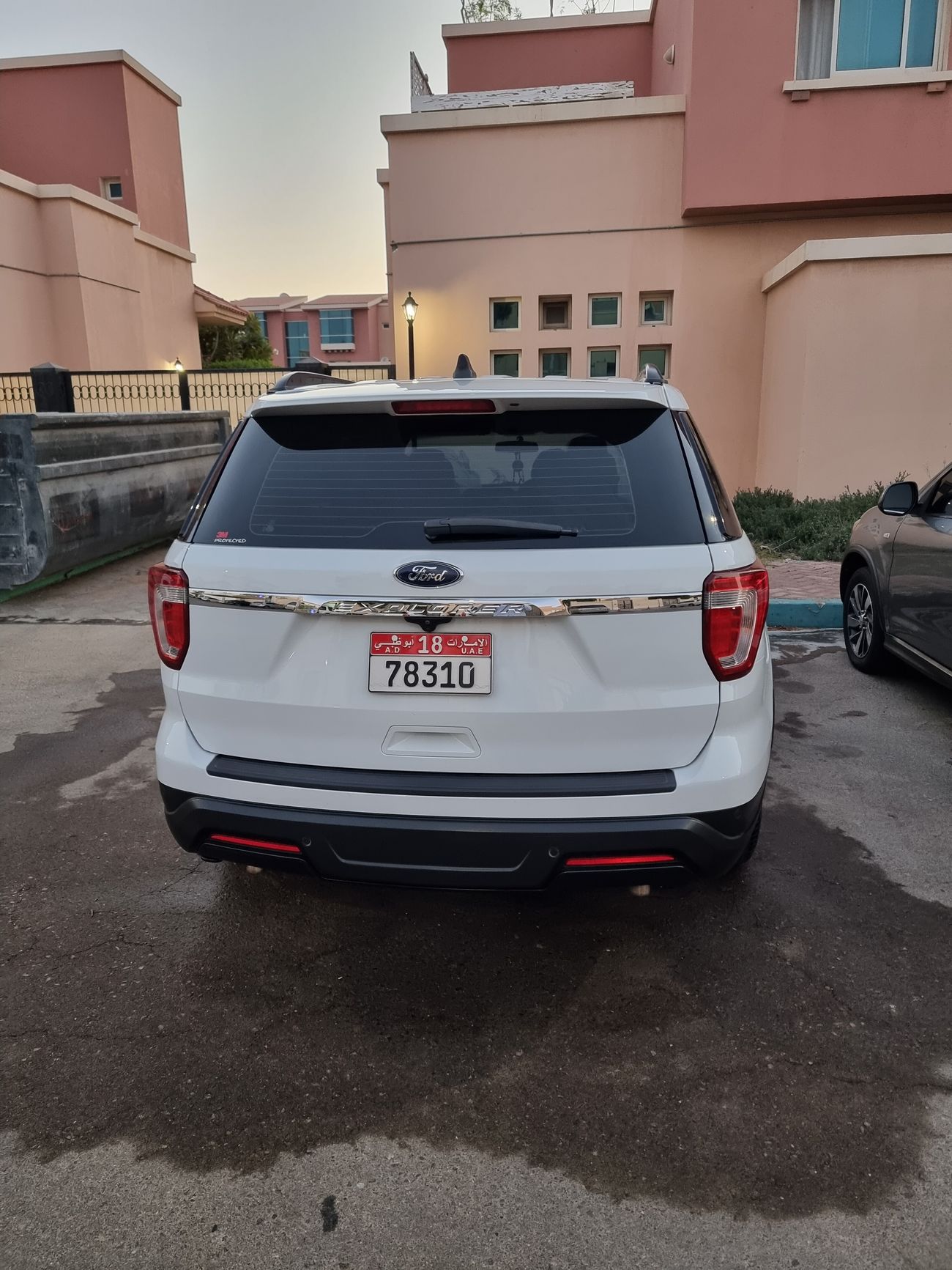 Used Ford Explorer XL 3.5L 2018 for sale in Abu Dhabi 788563
