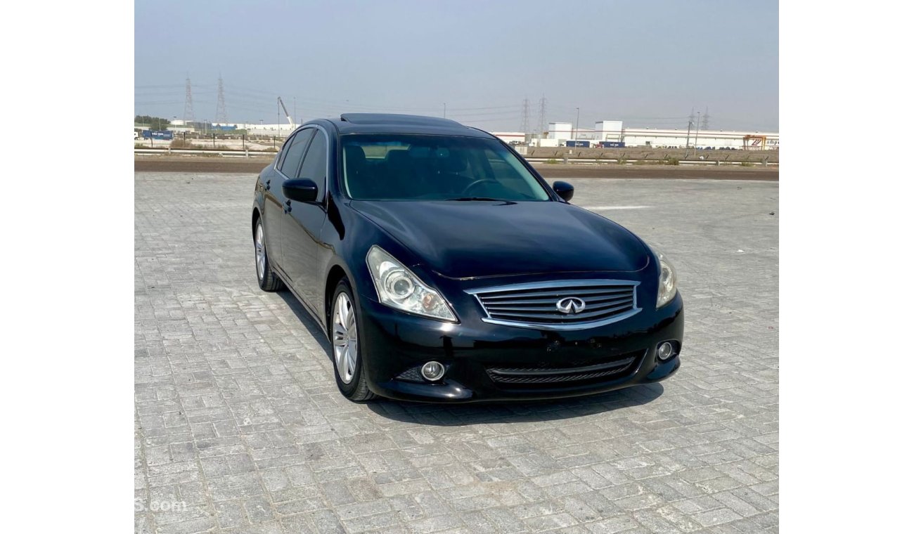 إنفينيتي G37 السياره بحاله ممتازه جدا لا تحتاج إلى أي مصاريف