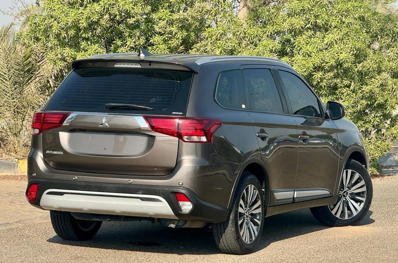 Mitsubishi Outlander GLX 2.4L 850-Monthly l GCC l Cruise, 4wd, GPS l Accident Free