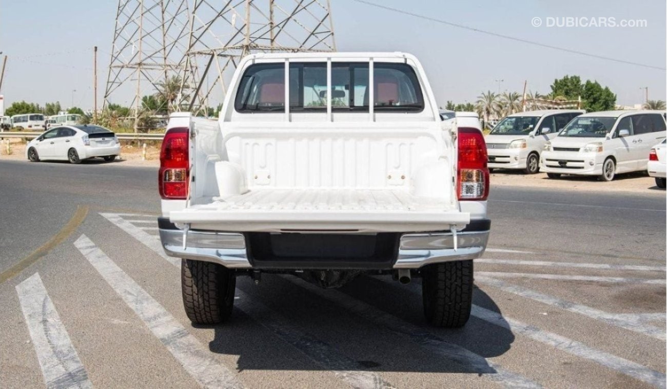 تويوتا هيلوكس DC 2.4 AT 4X4 MY2023 – WHITE