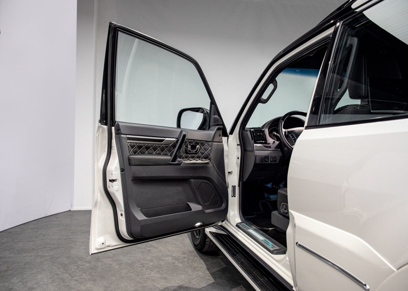 Mitsubishi Pajero Signature Edition