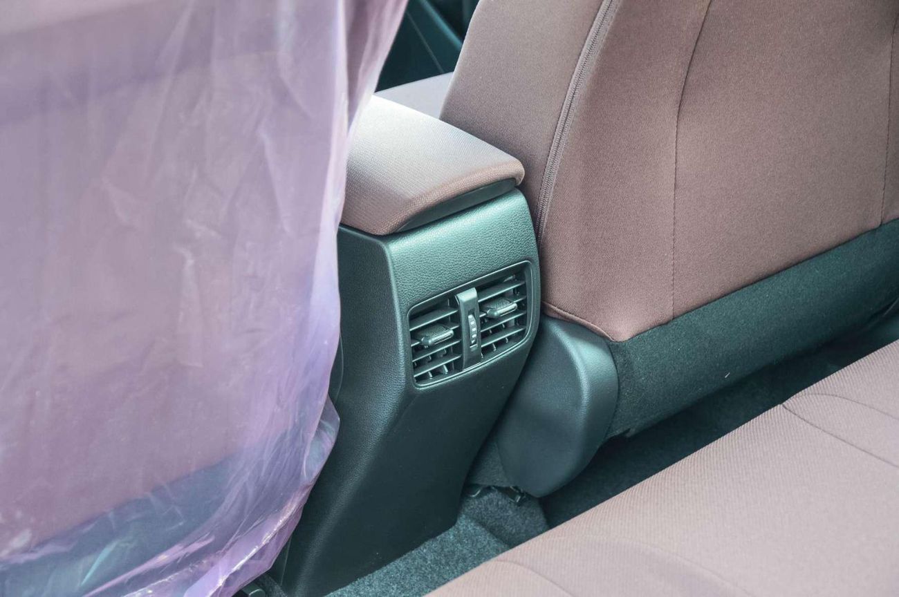 تويوتا كورولا كروس TOYOTA COROLLA CROSS 1.8L G SUV 2025