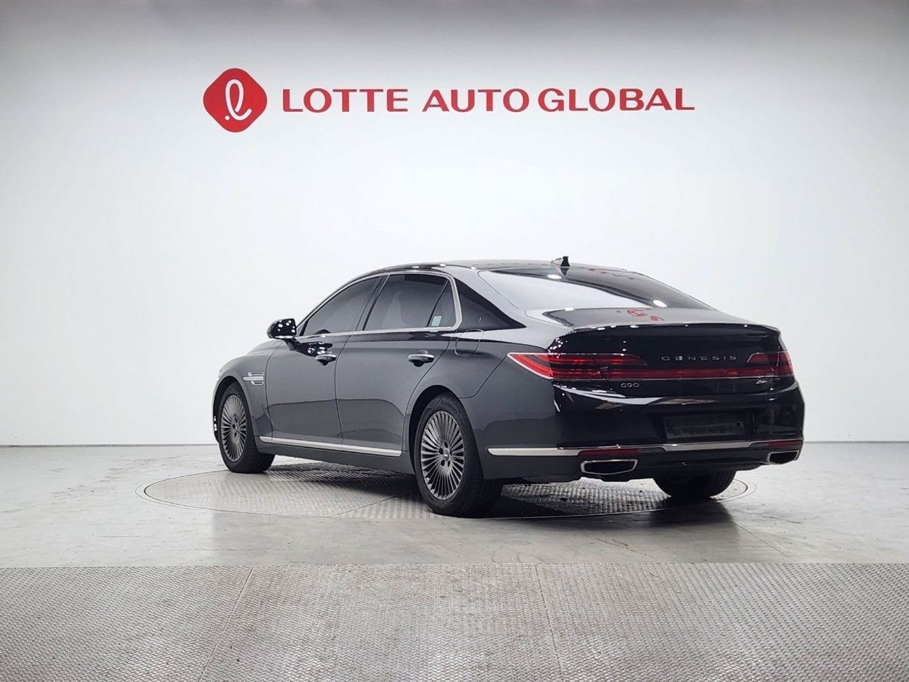 جينيسس G90 Platinum 3.8L RWD