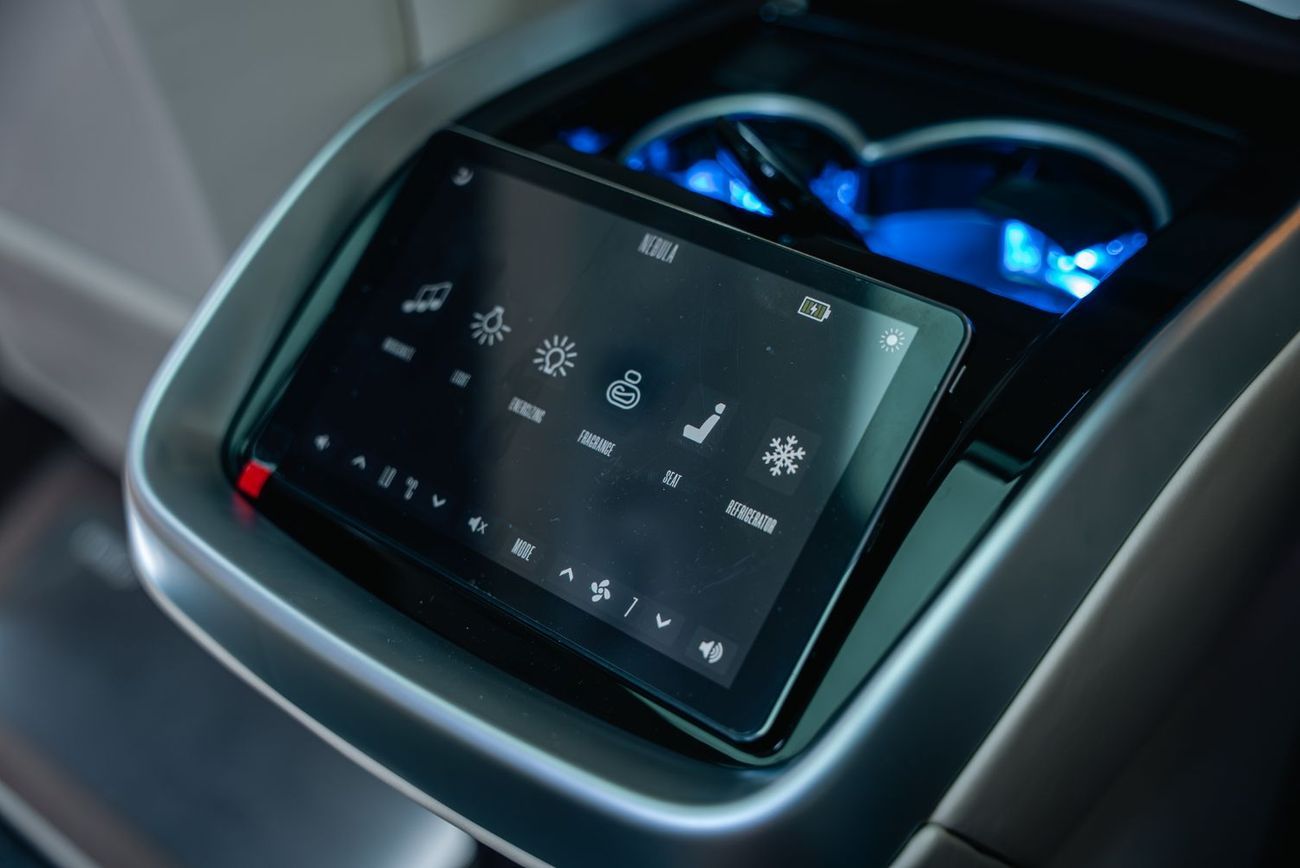 مرسيدس بنز V 300 Built by Barugzai | Fully Custom | 2 Years Warranty