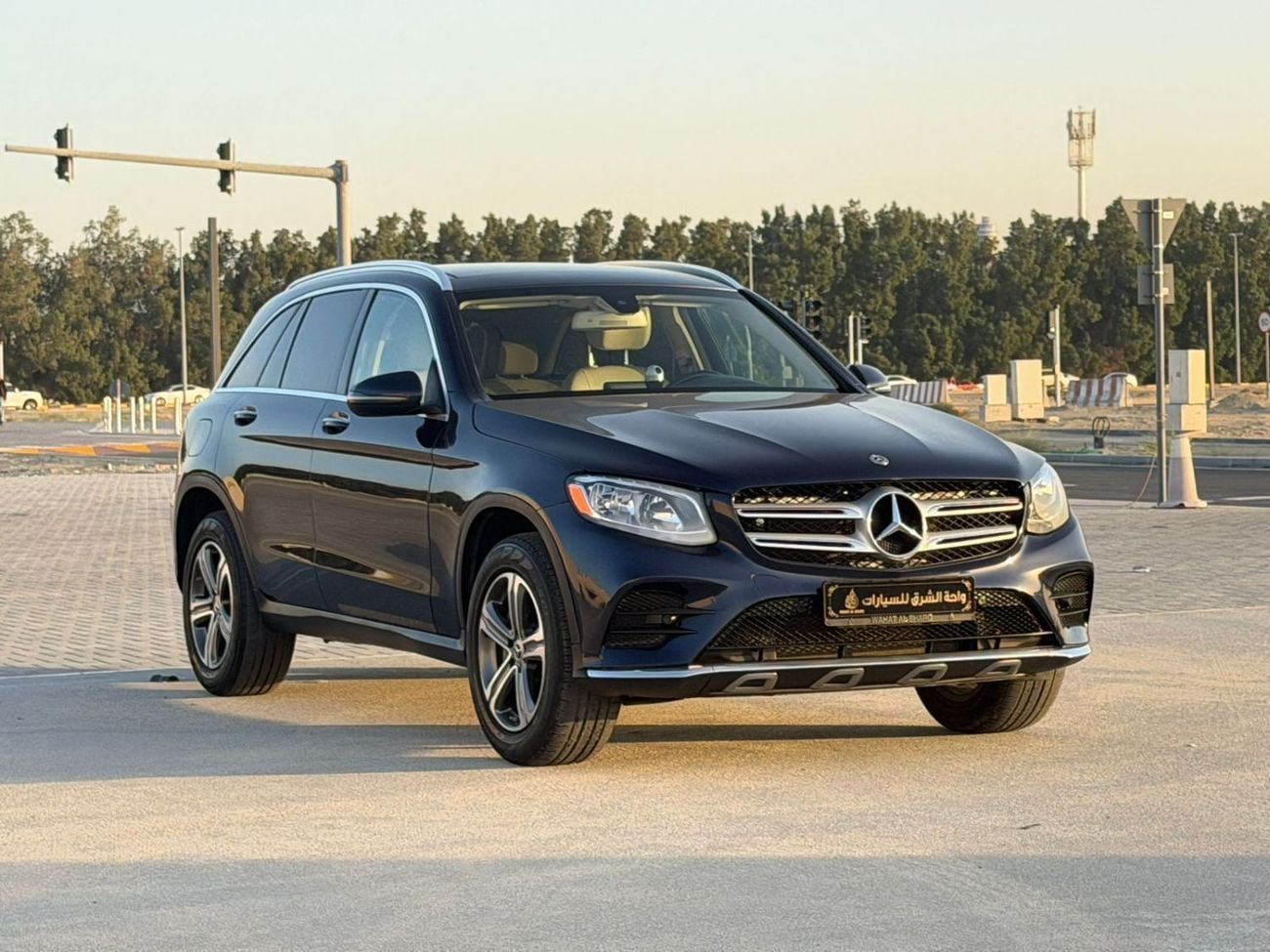 مرسيدس بنز GLC 300 4MATIC 2.0L
