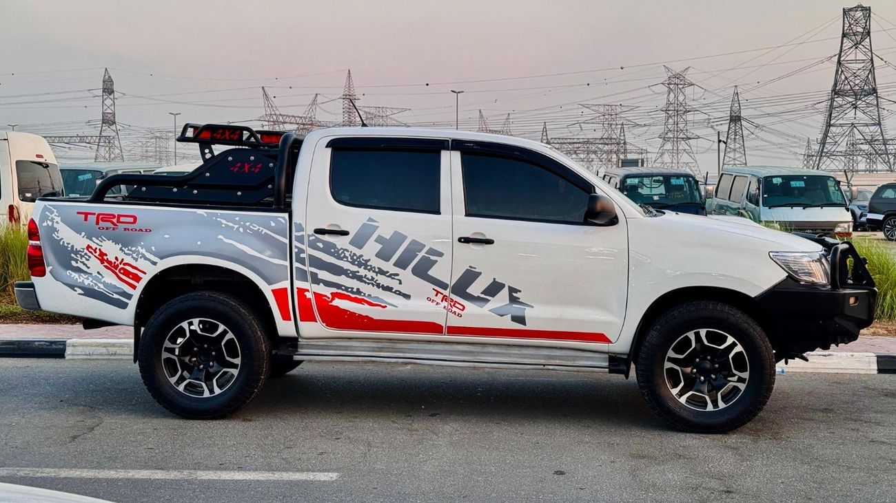 تويوتا هيلوكس PREMIUM BULL BAR INSTALLED | SPORTS BAR WITH BASKET | 3.0L DIESEL ENGINE | RHD | 2012 | MANUAL TRANS