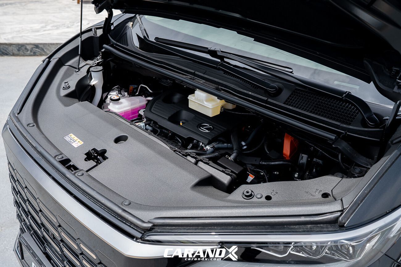 Lexus LM 350h Lexus LM 350H 2.5L Petrol Automatic Transmission 2025