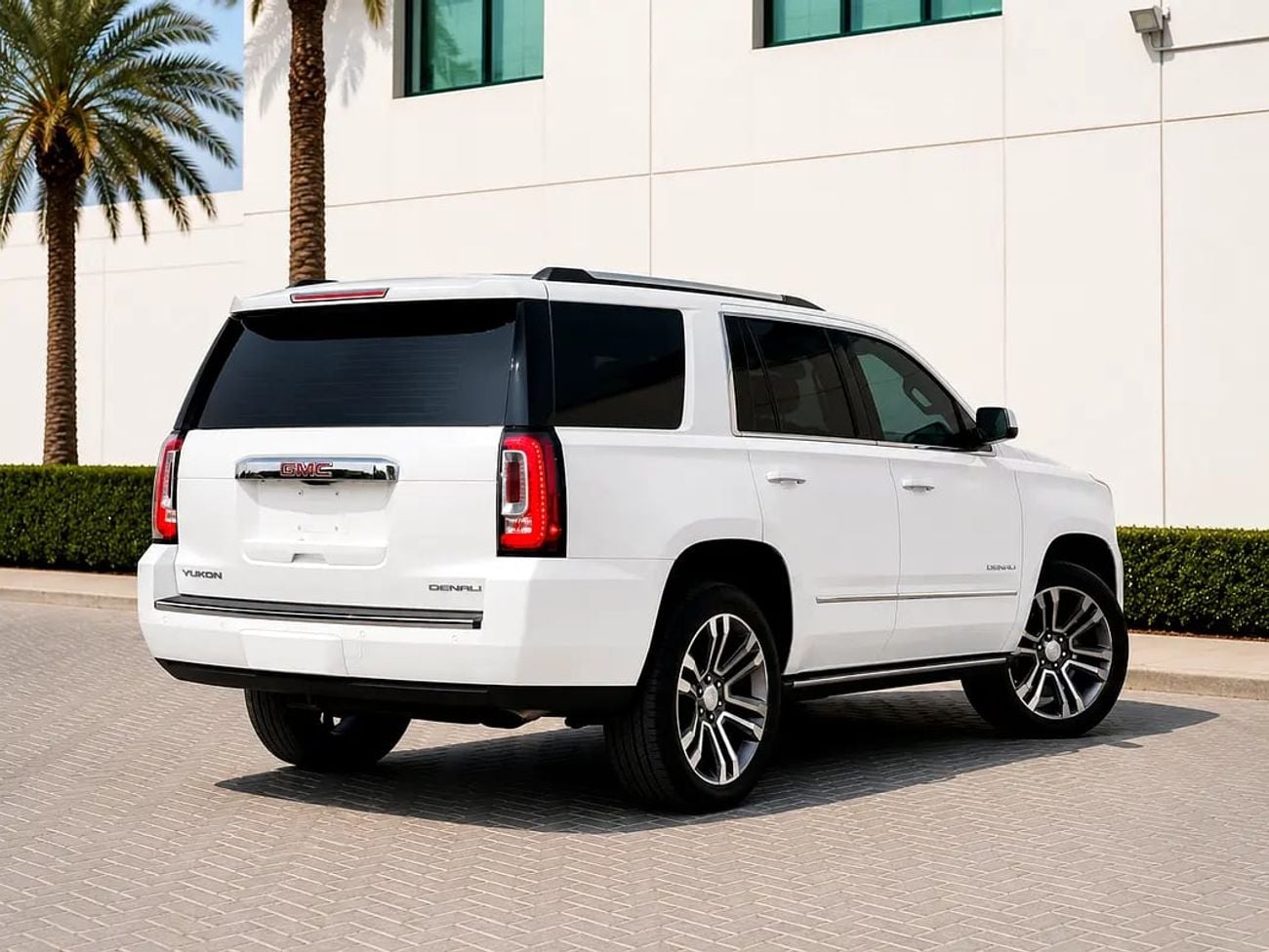 GMC Yukon 2,115 P.M 0% DP | Denali | GCC | Original Paint | 106K KM | 6.2L V8