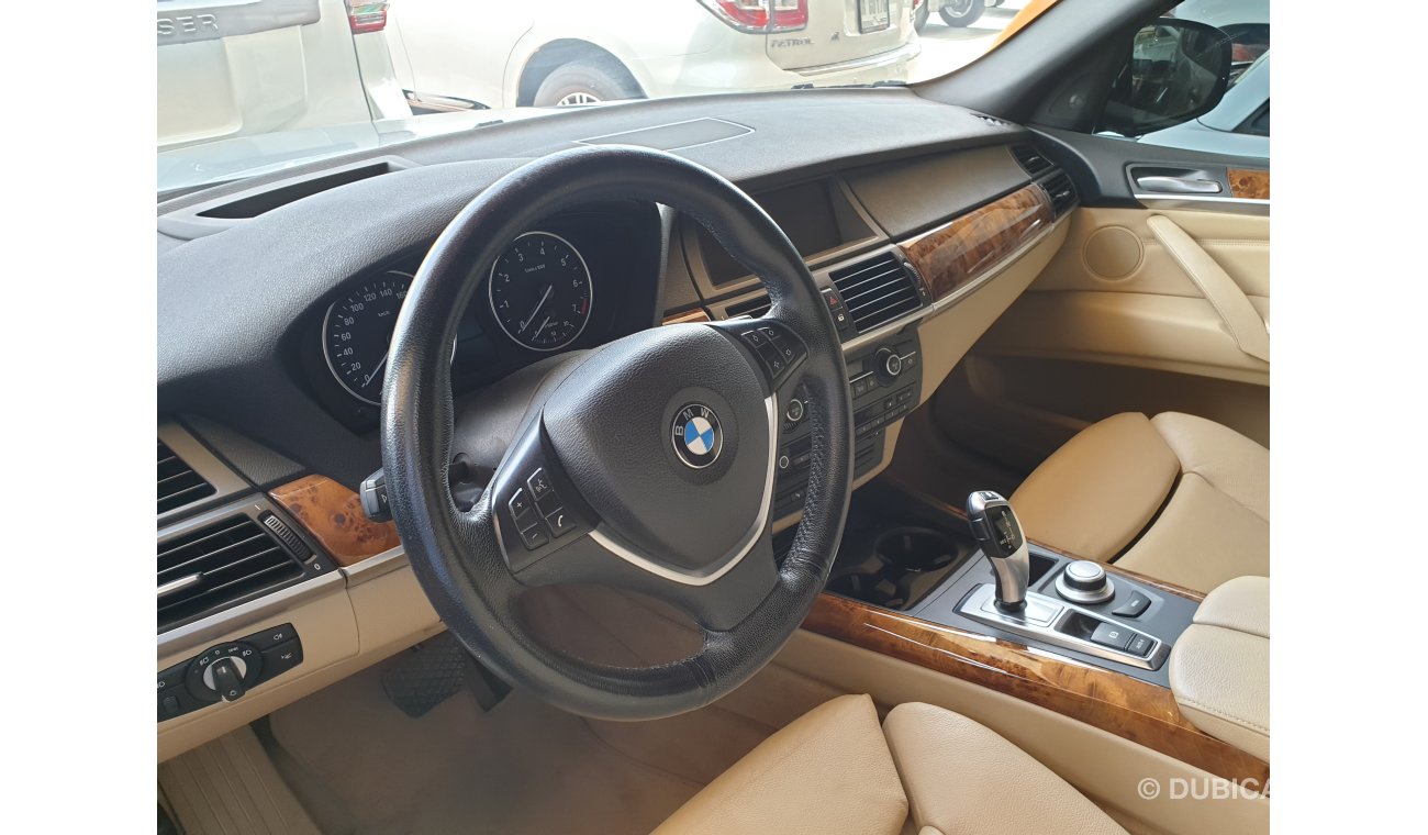BMW X5 X DRIVE 4.8i 2009 GCC SPECS HEADS UP DISPLAY 7 SEATS