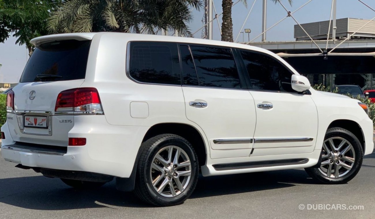 Lexus LX 570 Platinum excellent condition - original paint - low kilometer