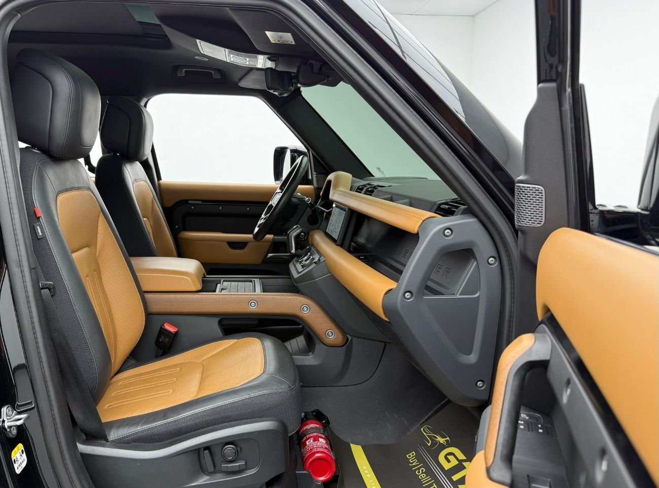 Land Rover Defender P400 110 X-Dynamic SE 3.0L (5 Seater) 2020 Land Rover Defender P400 110 X-Dynamic, Warranty,