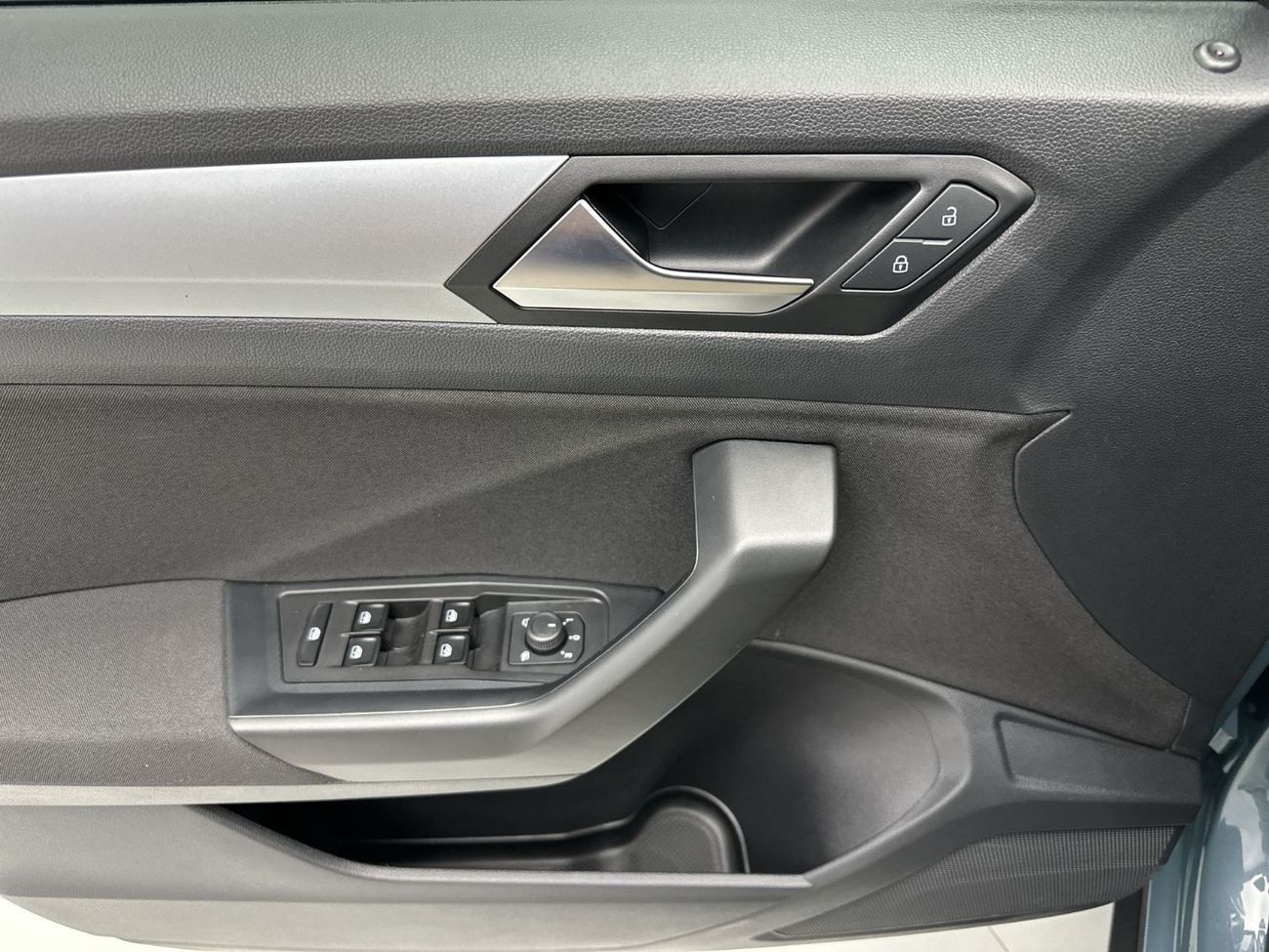 فولكس واجن T ROC LIFE T-Roc 2L | Smart Crossover with Camera & Park Sensors | VW Certified | GCC Spec