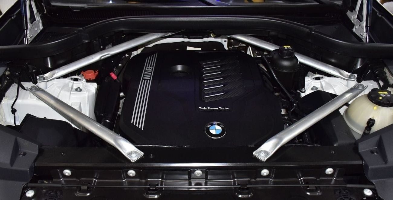 BMW X5 EXCELLENT DEAL for our BMW X5 xDrive40i M-Kit ( 2019 Model ) in White Color GCC Specs