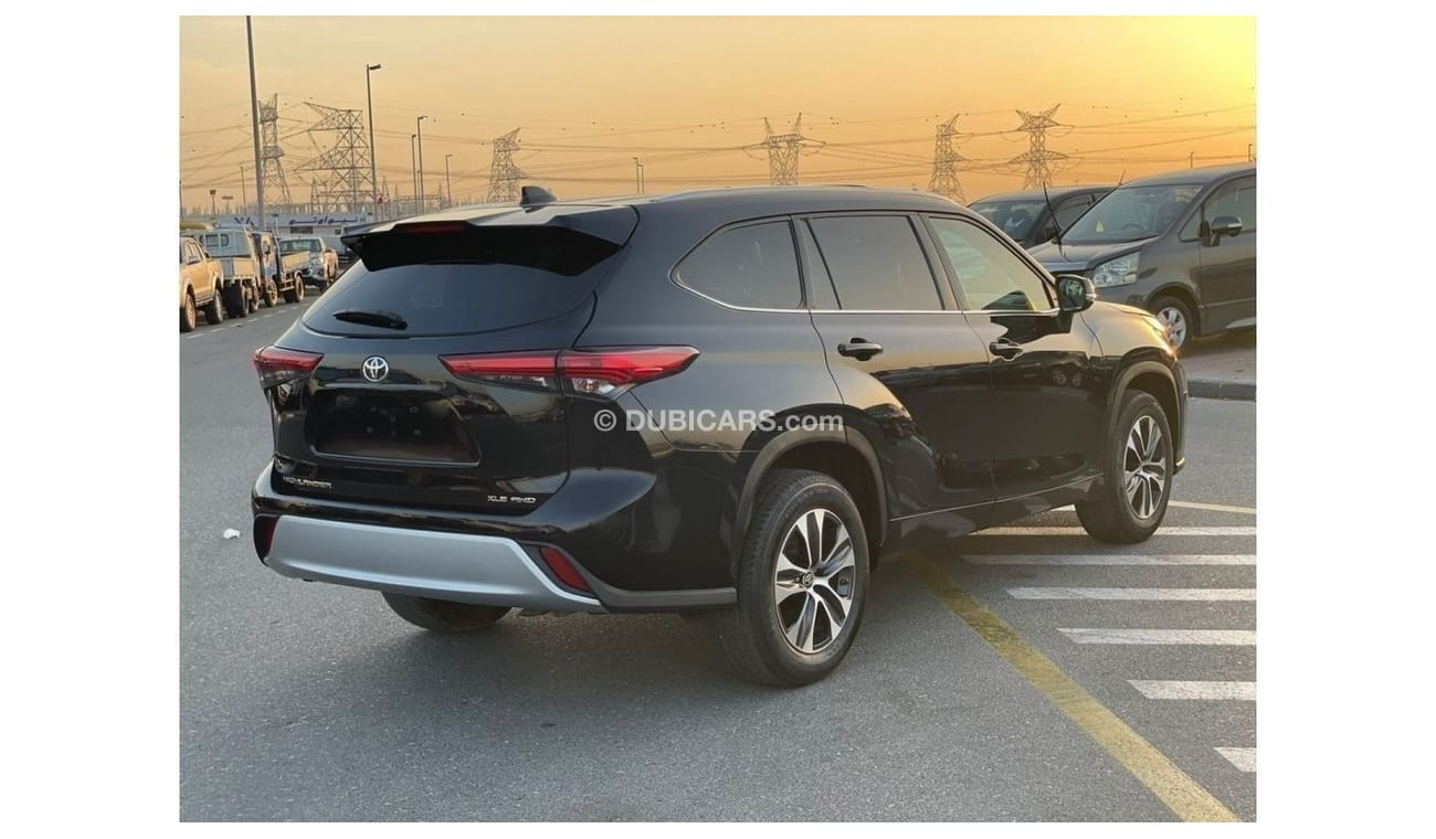 Toyota Highlander 2021 TOYOTA HIGHLANDER XLE 3.5L V6 AWD /