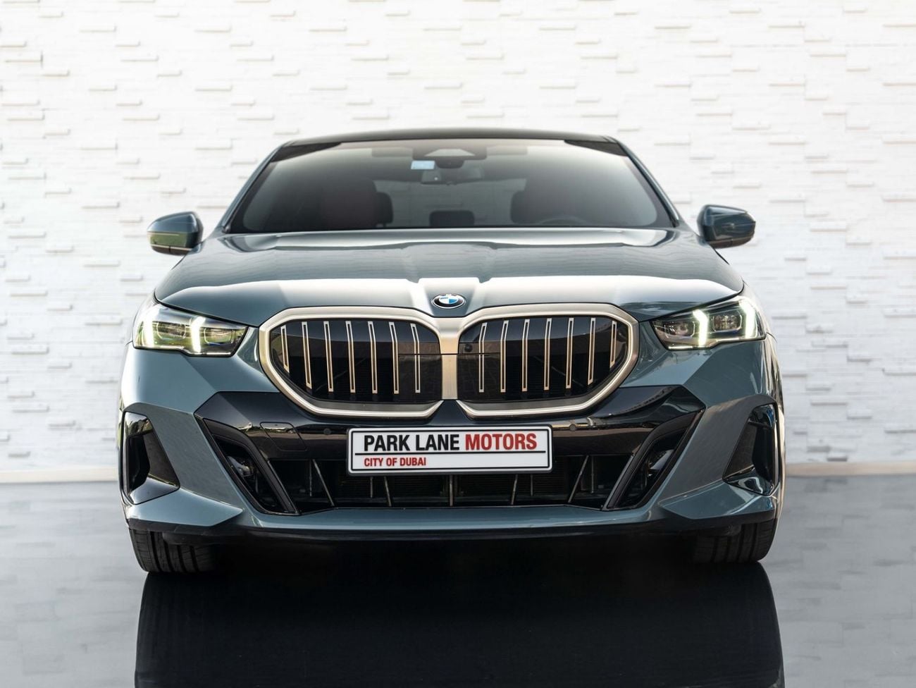 بي أم دبليو 520i M SPORT