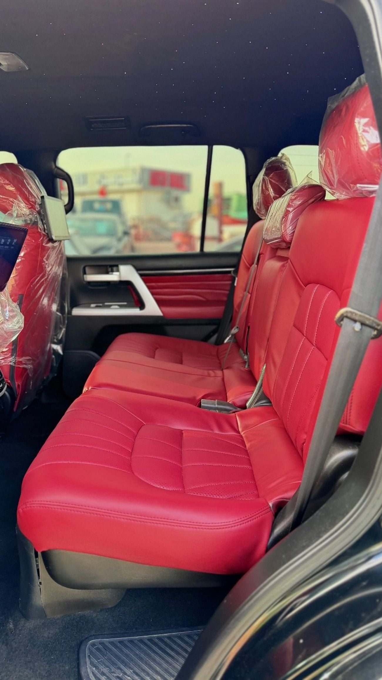 تويوتا لاند كروزر GXR 2019 Model Facelift to LC300 2025 Shape Exterior and Interior Both Car is very Clean and Perfect