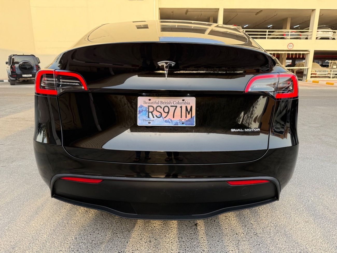 تسلا موديل Y 2024 DUAL MOTOR AUTO PILOT LONG RANGE 360 CAMERAS CANADA SPEC