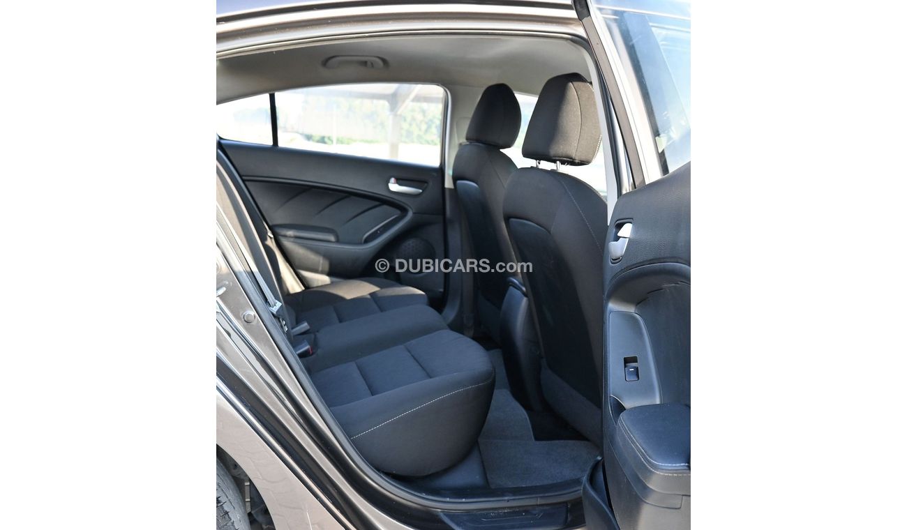 كيا سيراتو خليجي بحالة ممتازة بدون حوادث 1.6