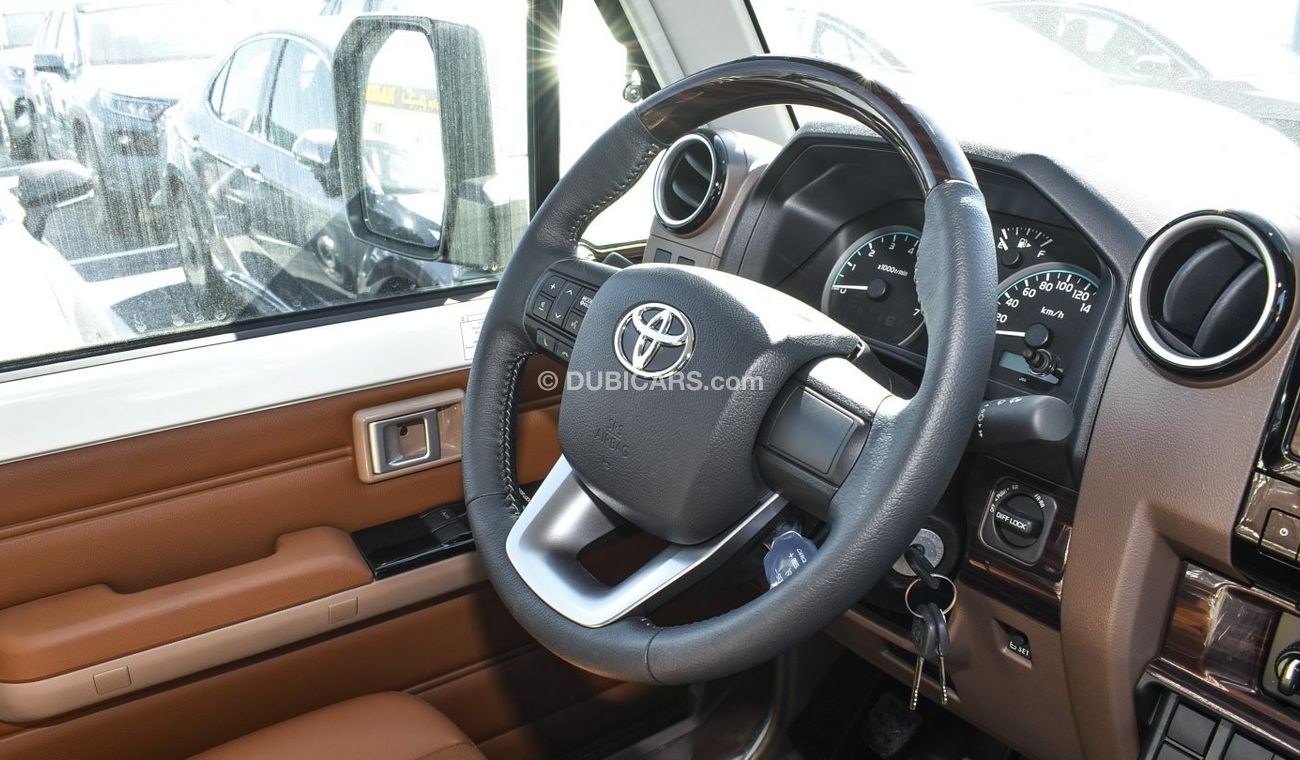 Toyota Land Cruiser Pick Up LX 4.0L V6 Petrol Single Cabin M/T