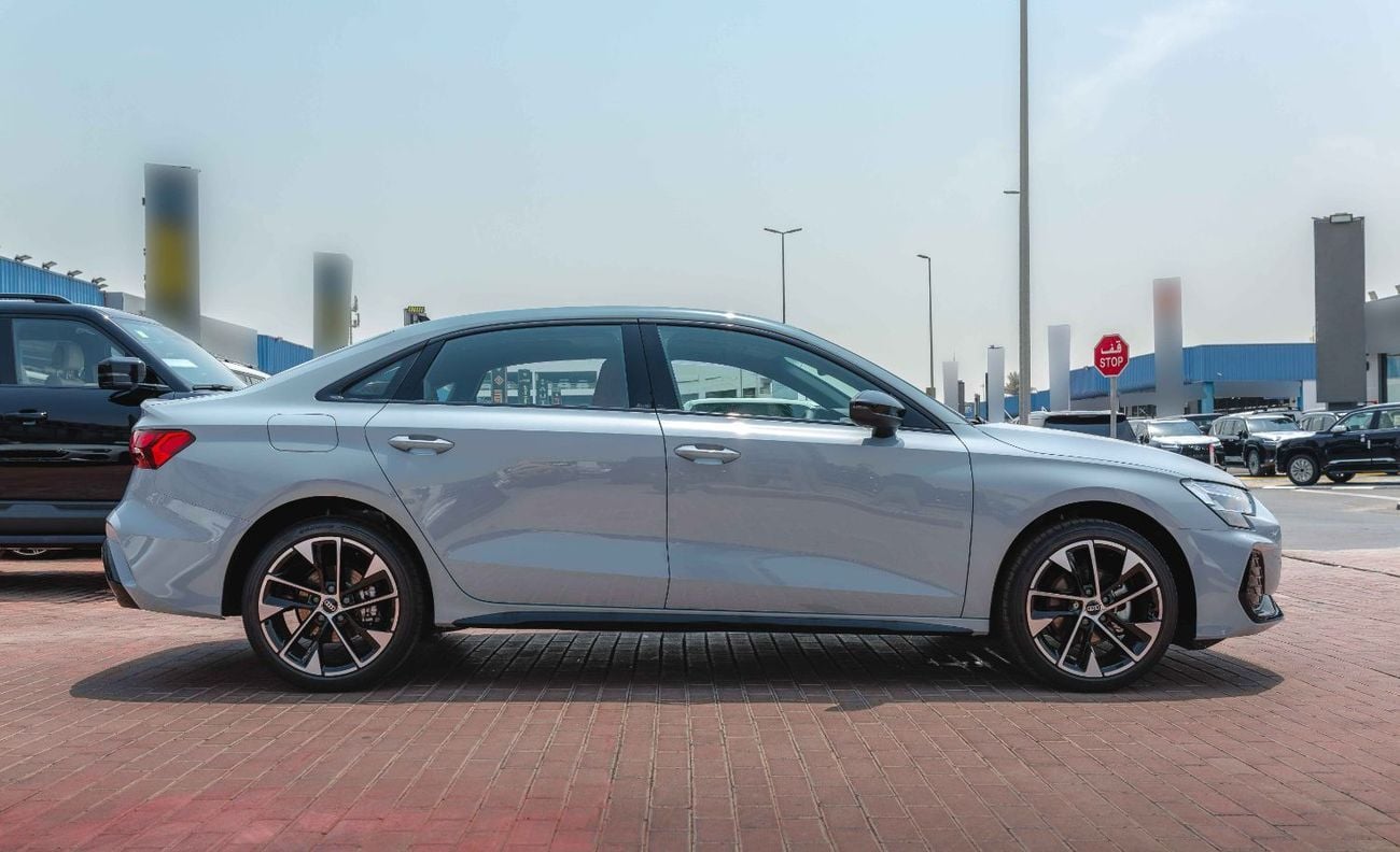 Audi A3 35 TFSI S-LINE Audi A3 1.5T 35 TFSI S-Tronic Sedan 2025 (Nardo Grey)
