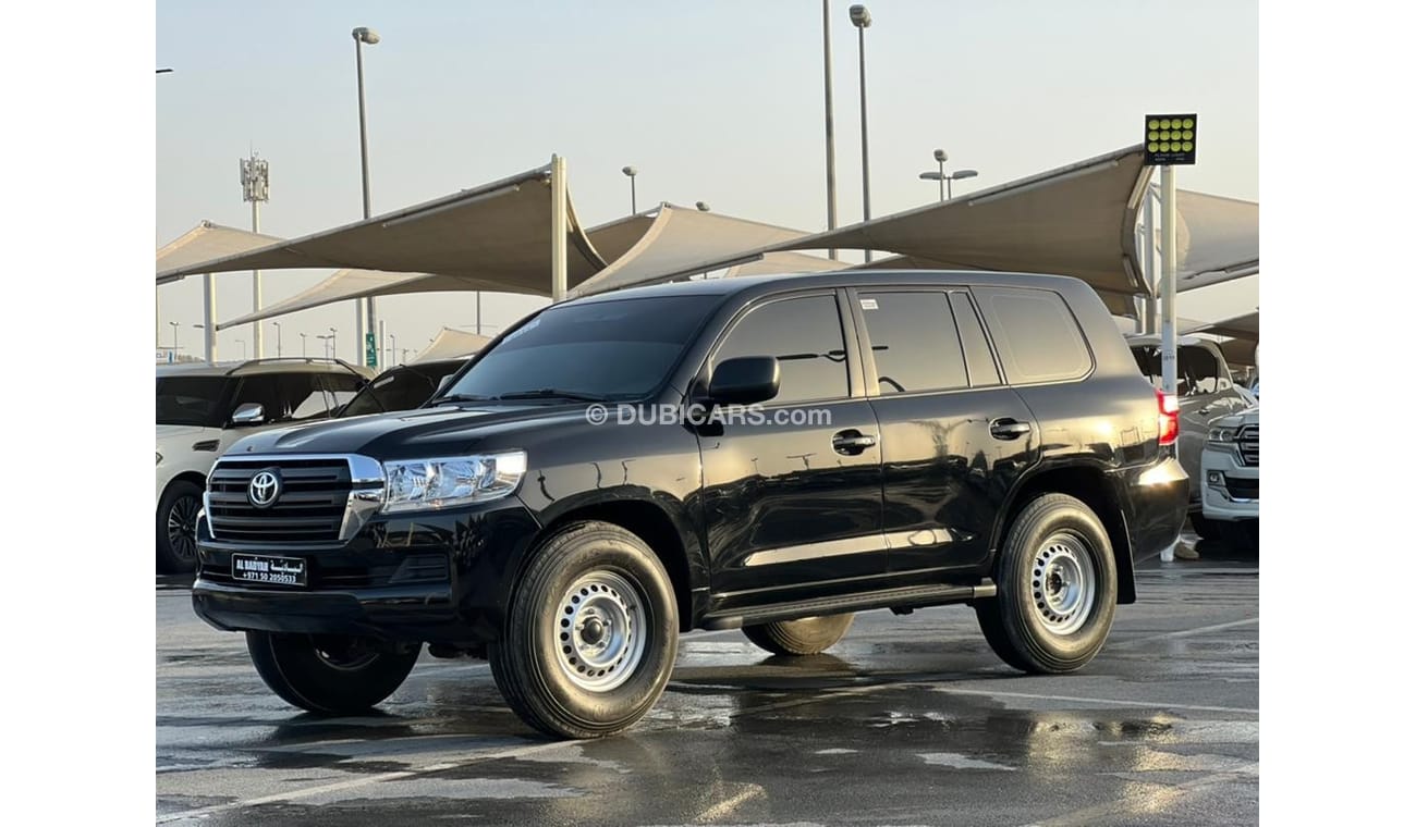 Used Toyota Land Cruiser Safari 2014 for sale in Sharjah 512786