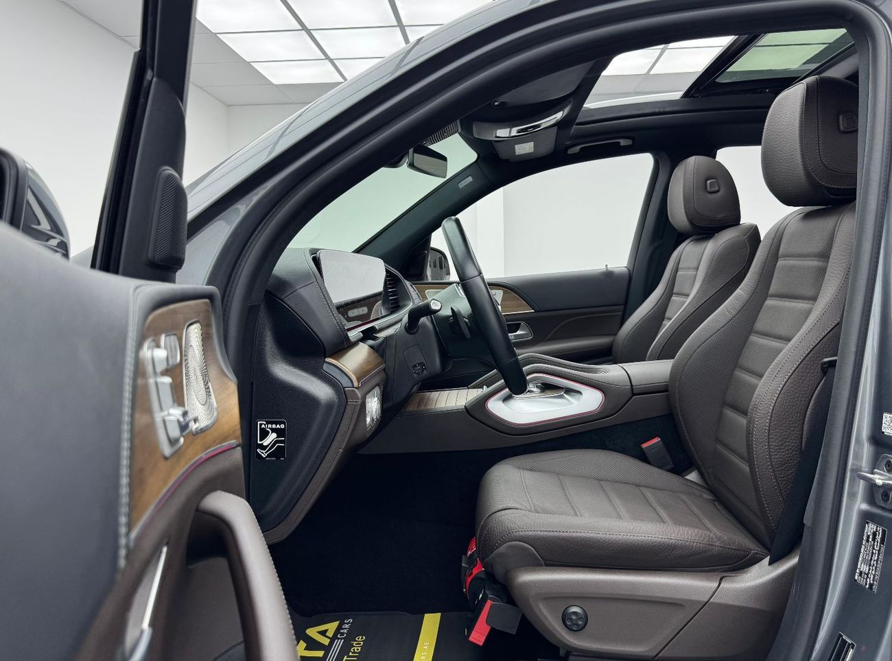 مرسيدس بنز GLE 450 4MATIC 2023 Mercedes Benz GLE450 AMG 4MATIC, 2028 MB Warranty, 2027 MB Service Pack, Very Low Km, GC