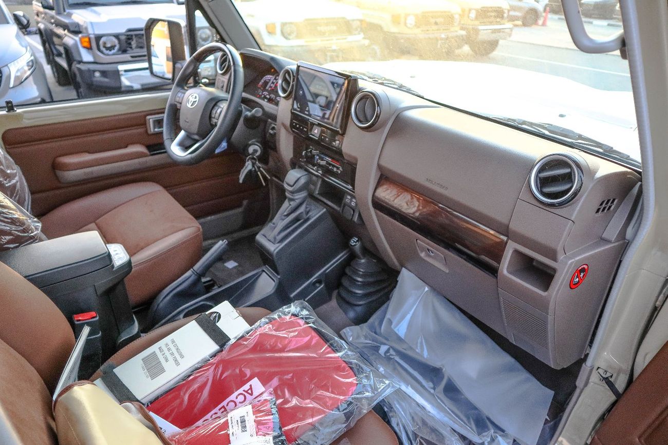 تويوتا لاند كروزر بيك آب Std 4.0L Single Cab Utility AWD
