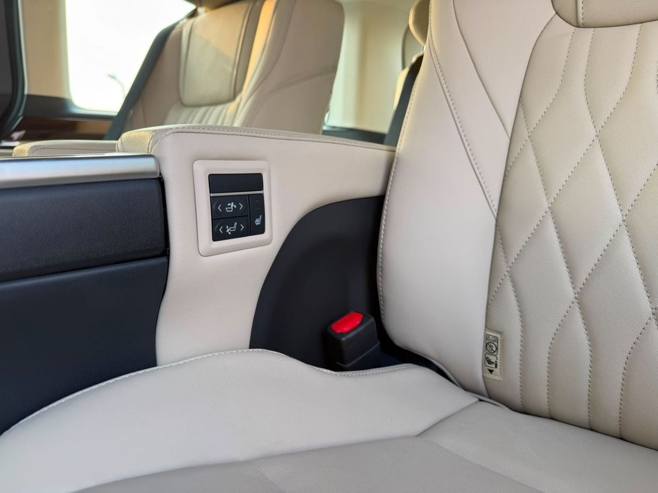 Toyota Granvia PREMIUM