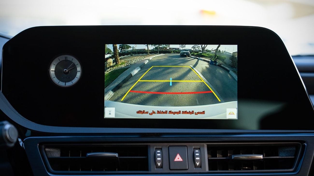 لكزس ES 350 Prime 2.5L - Sonic Quartz Inside Hazel | Export Only