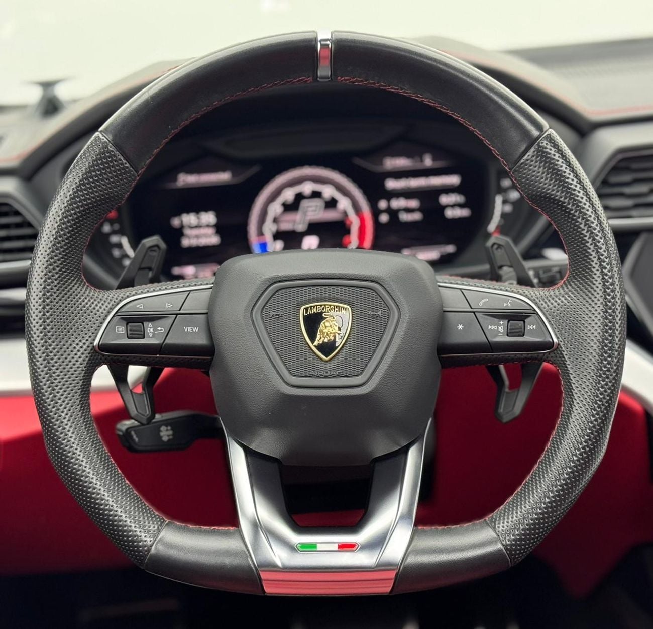 لامبورغيني اوروس STD 4.0T V8 2019 Lamborghini Urus, Lamborghini Service History, 1 Year Warranty, GCC