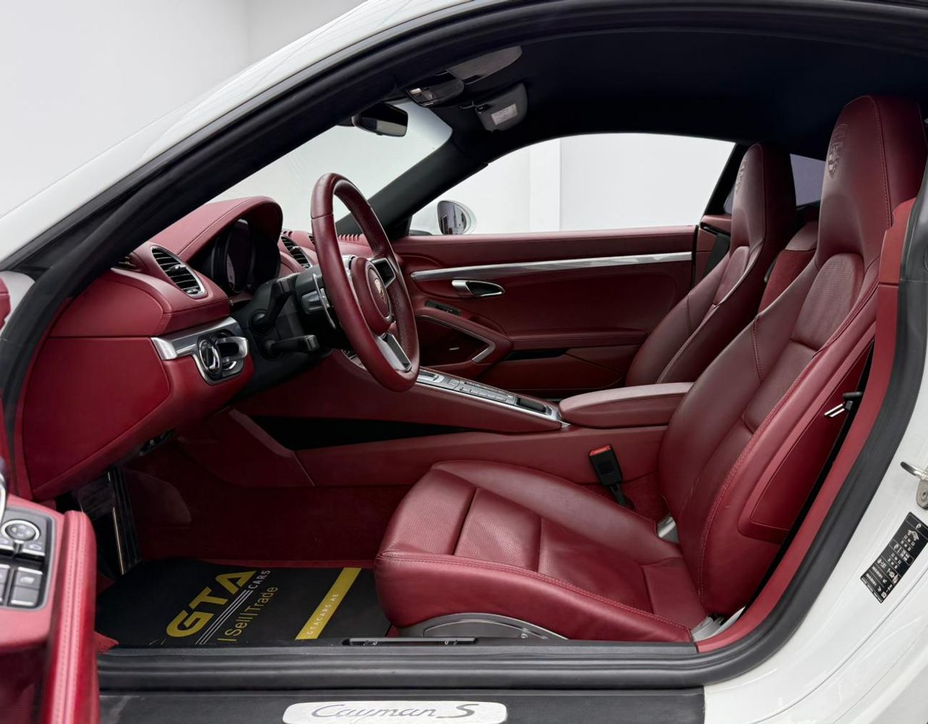 بورش كايمان 718 2018 Porsche 718 Cayman S, Full Porsche Service History, Fully Loaded, Excellent Condition, GCC