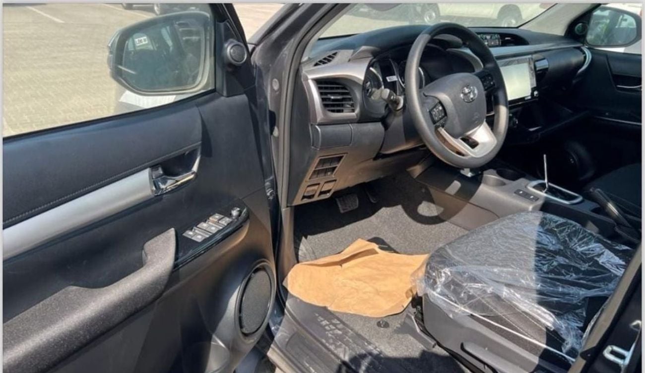 Toyota Hilux 2.4L RS5 Manual . 4x4