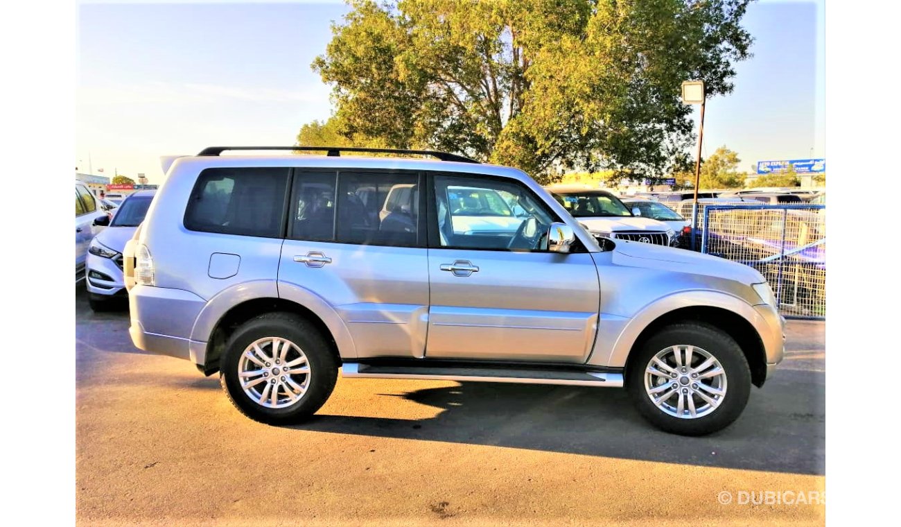 Mitsubishi Pajero full option