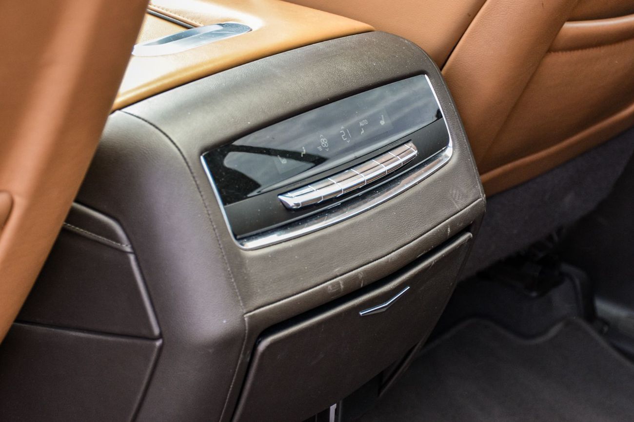 كاديلاك إسكالاد Sport Platinum 6.2L 4WD