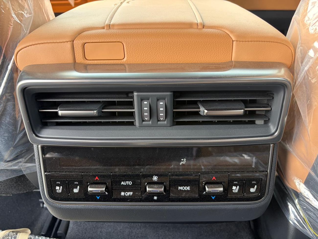 لكزس LX 600 SIGNATURE سيجنتشر | محرك بنزين V6 سعة 3.5 لتر | رادار | شاشة عرض أمامية | كاميرا 360 درجة | صندوق تبريد | مودي