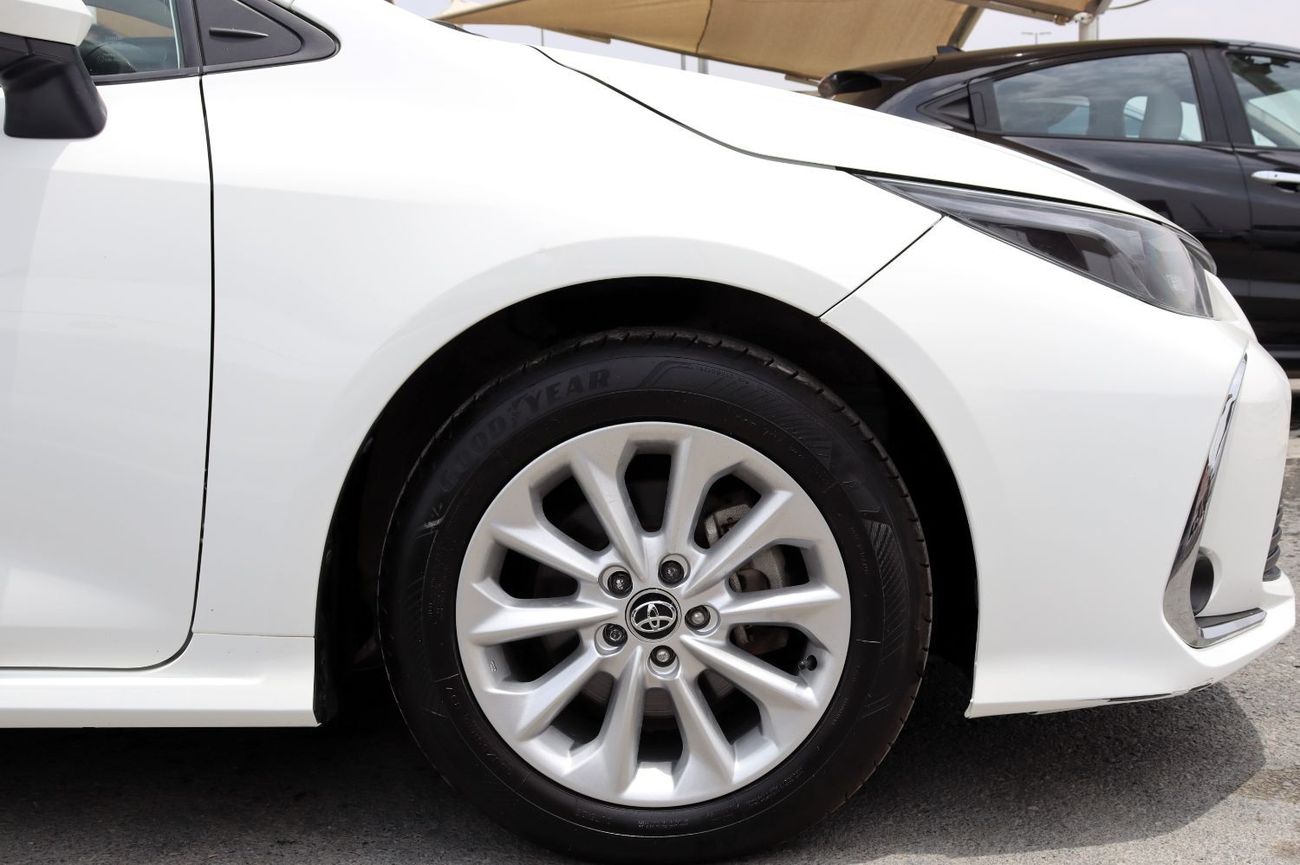 تويوتا كورولا XLI خالية من الحوادث  - خليجي - صبغة وكالة - مكينة 1600 سي سي - انتاج شهر 8 - 2021 -بحالة الوكالة من