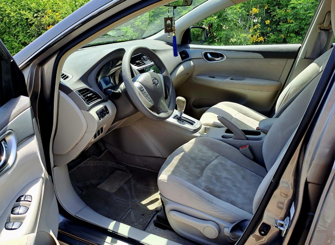 نيسان سنترا SV