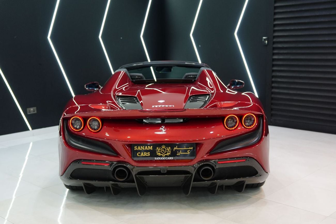 فيراري ف ٨ سبيدر 3.9T V8 Passenger Display, Suspension Lifter, Full Carbon Fiber Package!!