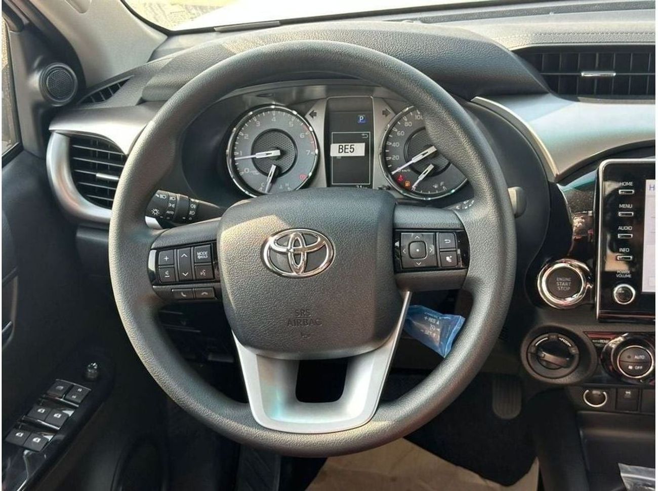 Toyota Hilux TOYOTA HILUX 2.7 AT FULL OPTION WITH PUSH START WHITE OMAN SPEC 2025