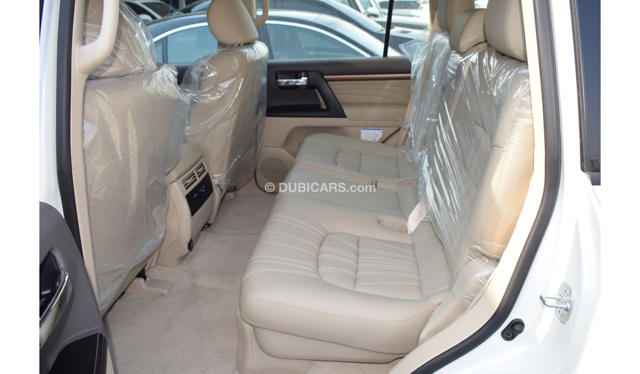 Toyota Land Cruiser 200 GXR V8 4.5L DIESEL WITH GT-KIT