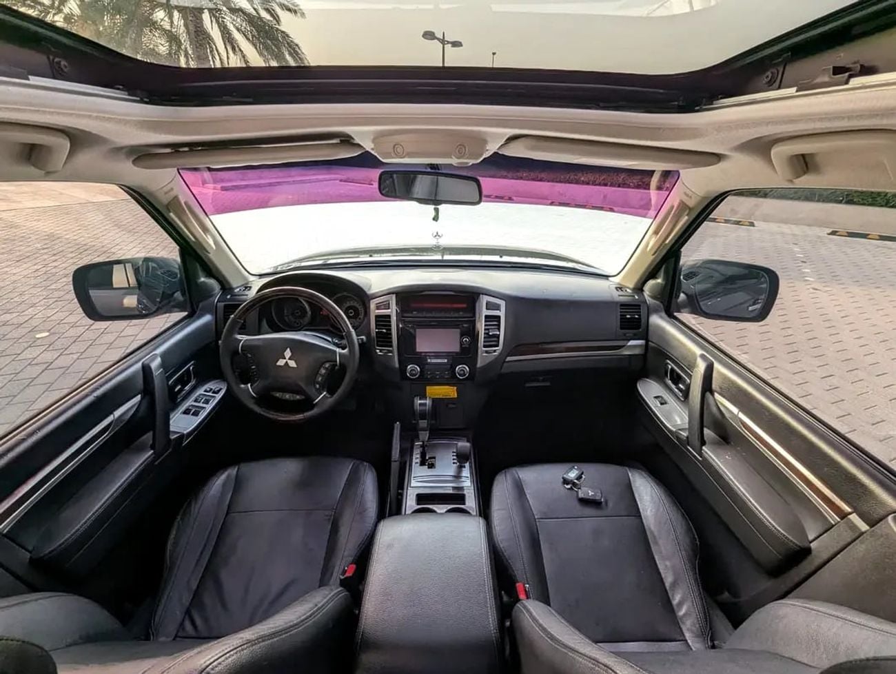 ميتسوبيشي باجيرو GLS TOP FULL OPTION V6 3.8L IN EXCELLENT CONDITION