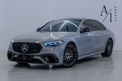 مرسيدس بنز S 63 AMG 2024 With black And Red Carbon Fibre Interior, Excellent Condition, European Spec