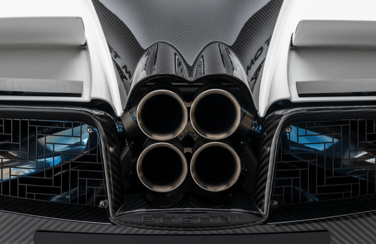 باغاني هوايرا 6.0L V-12 Twin-Turbocharged Engine