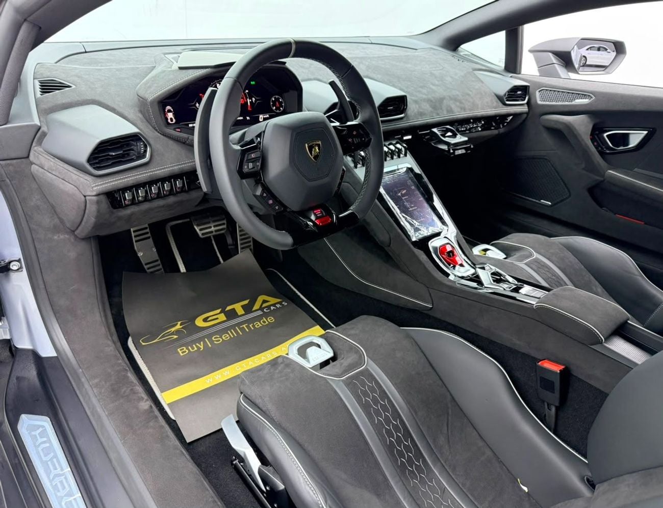 لامبورغيني هوراكان 2024 Lamborghini Huracan Sterrato LP-610-4, Warranty, Full Service History, Very Low Km, Japanese