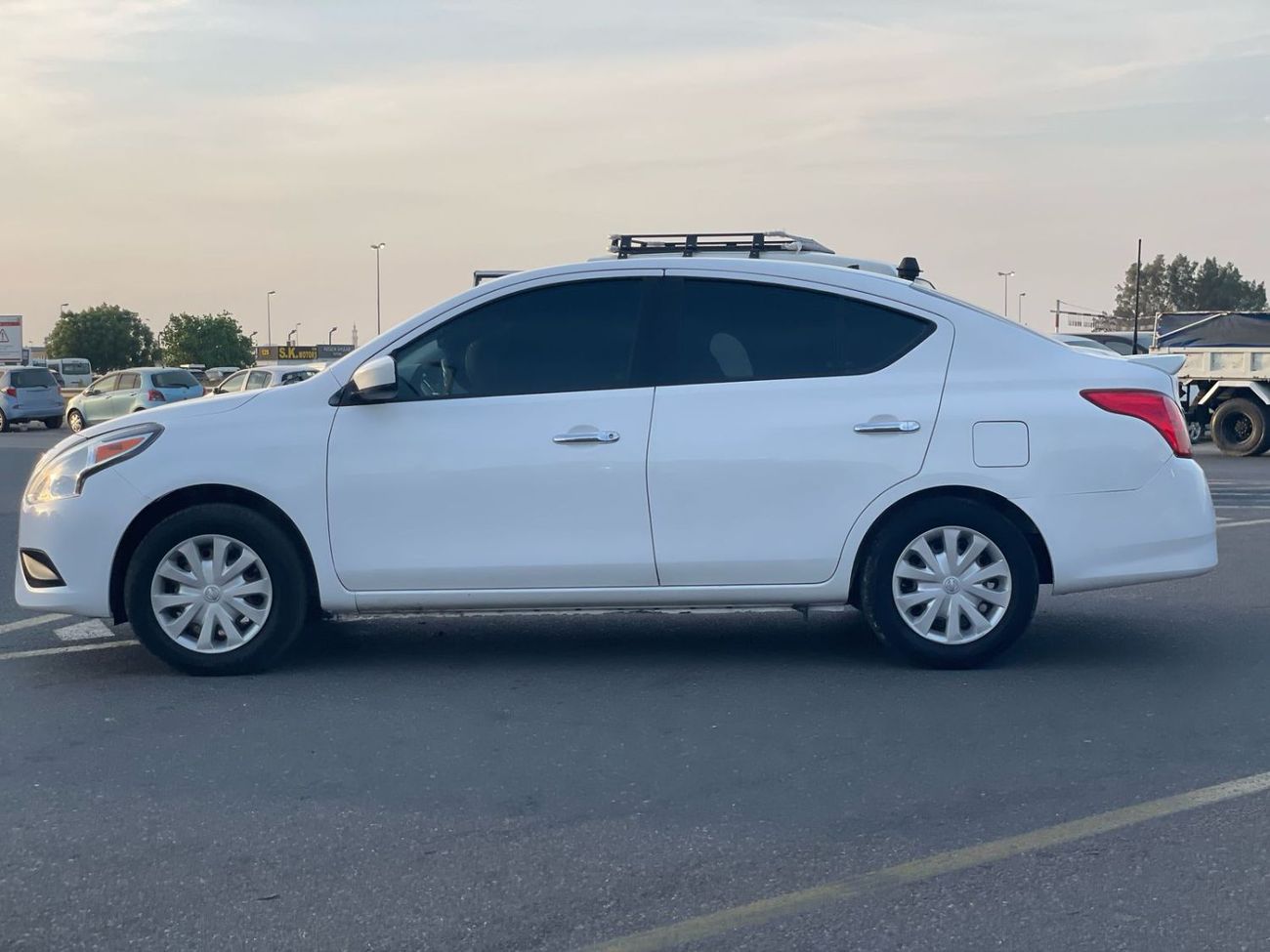 Nissan Versa 2018 Nissan Versa (Sunny) SV 1.5L V4 MidOption  Economical