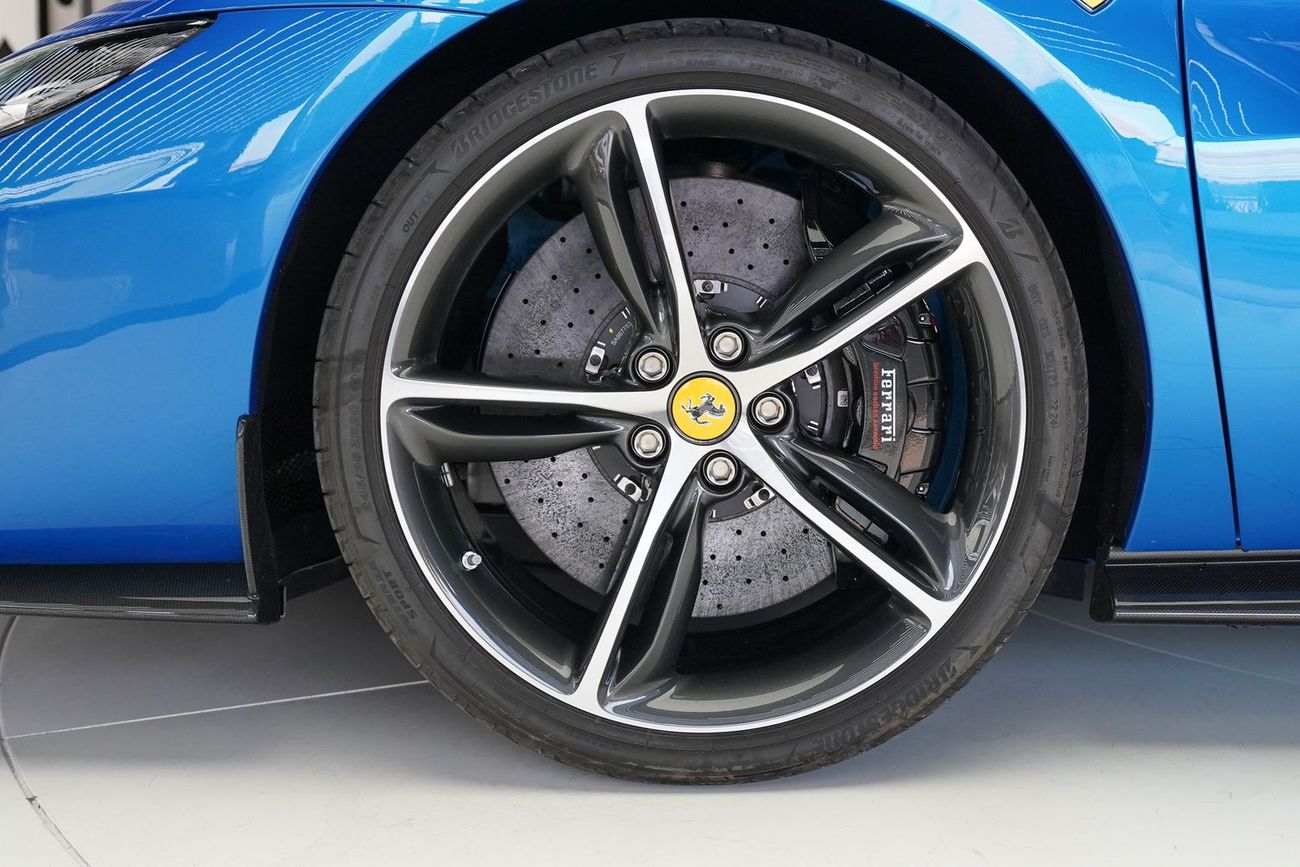 فيراري 296 GTS