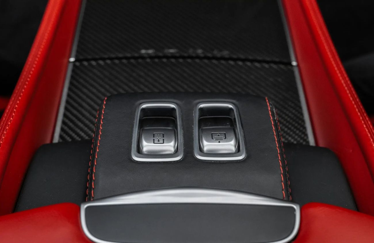 Mercedes Maybach G 650 6.0 L V-12 Biturbo Engine