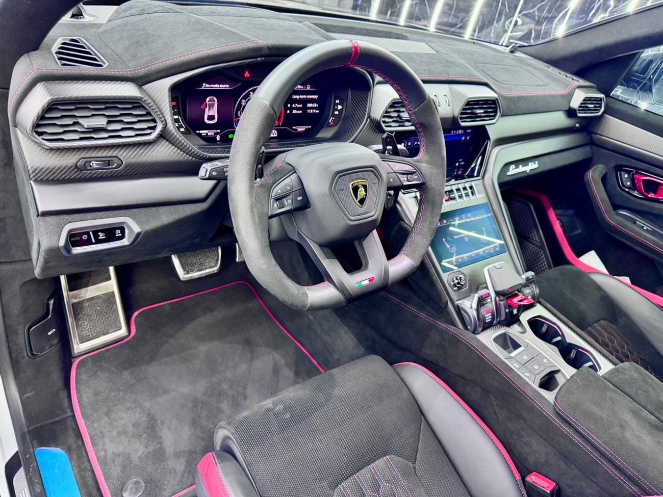 لامبورغيني اوروس 4.0T V8 Performante