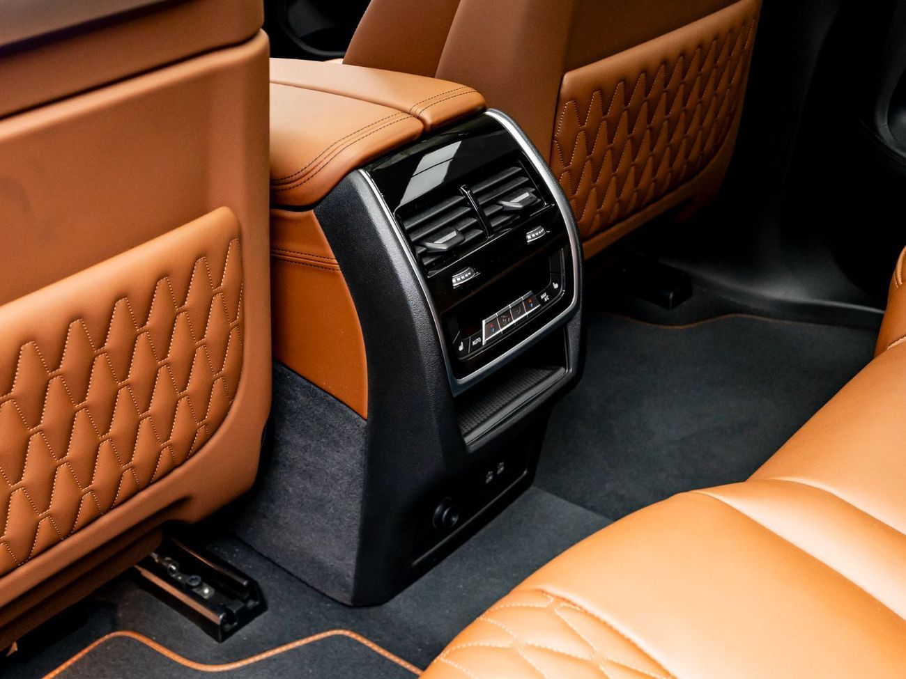 BMW X7 2024 BMW X7 M60i xDrive, June 2029 BMW Warranty + Service Contract, Low KMs, GCC